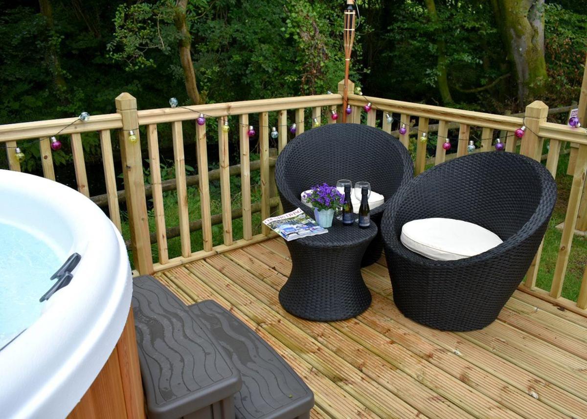 Riverview Lodges And Glamping Welshpool Ngoại thất bức ảnh