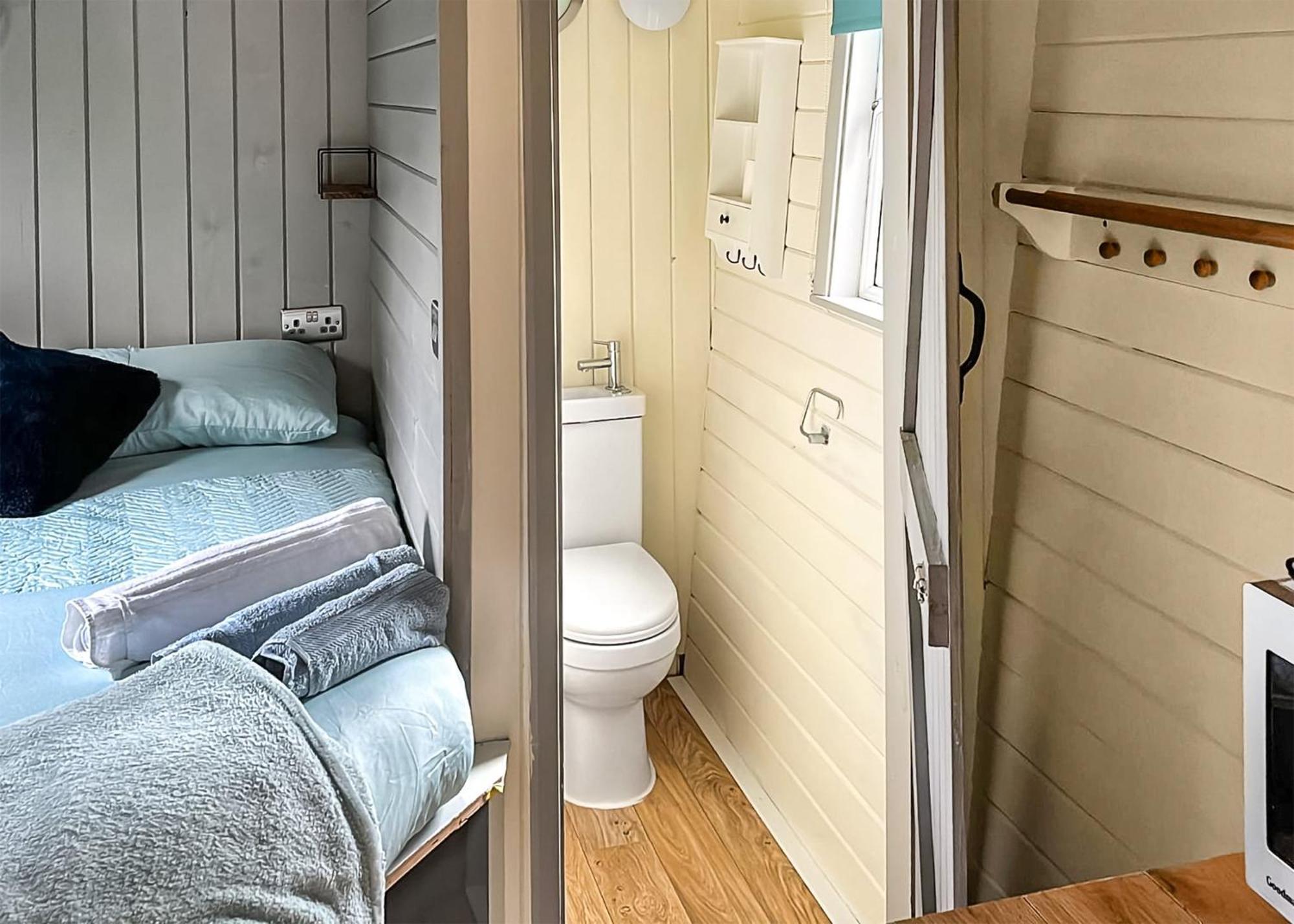 Riverview Lodges And Glamping Welshpool Ngoại thất bức ảnh